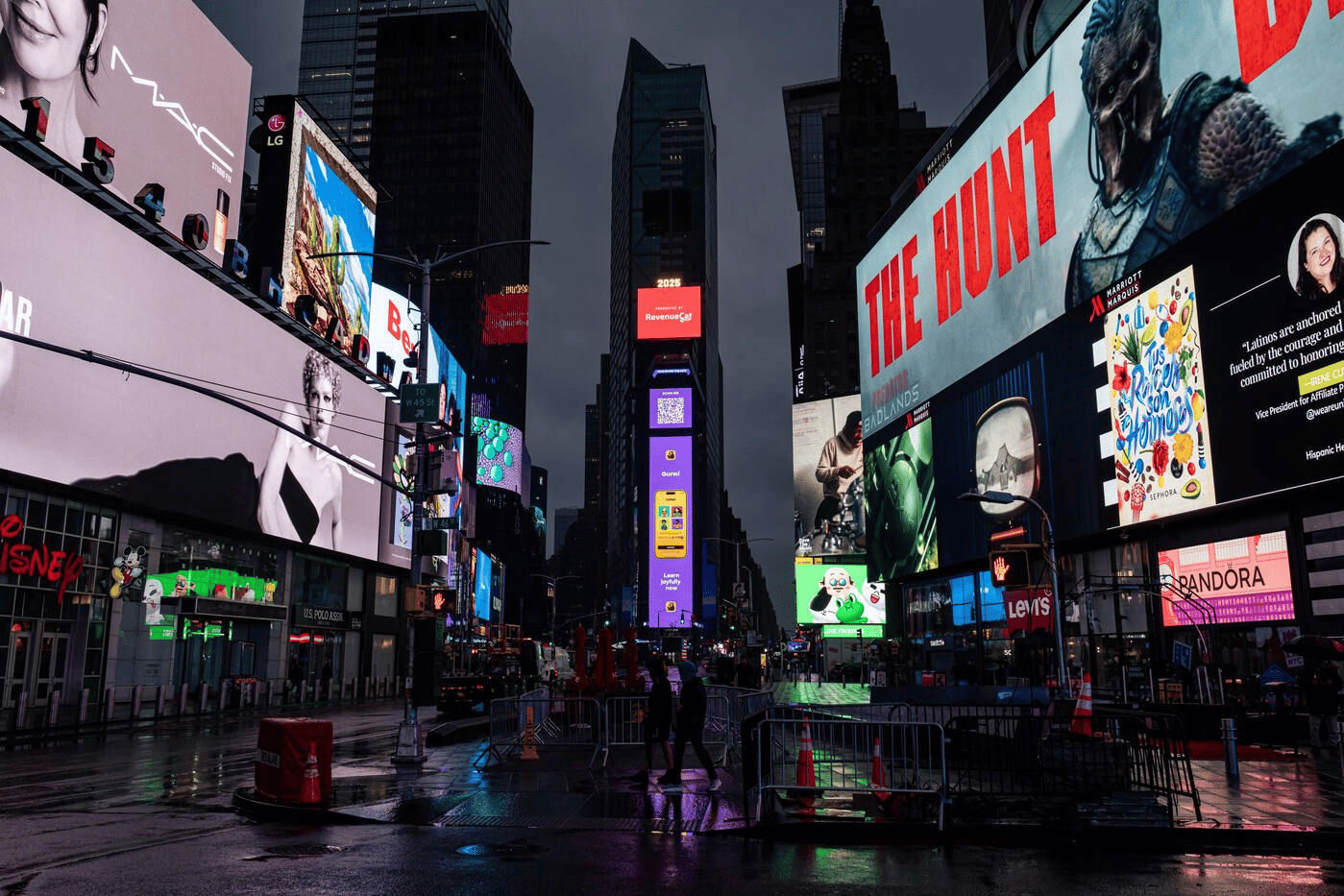 Gurwi in Times Square